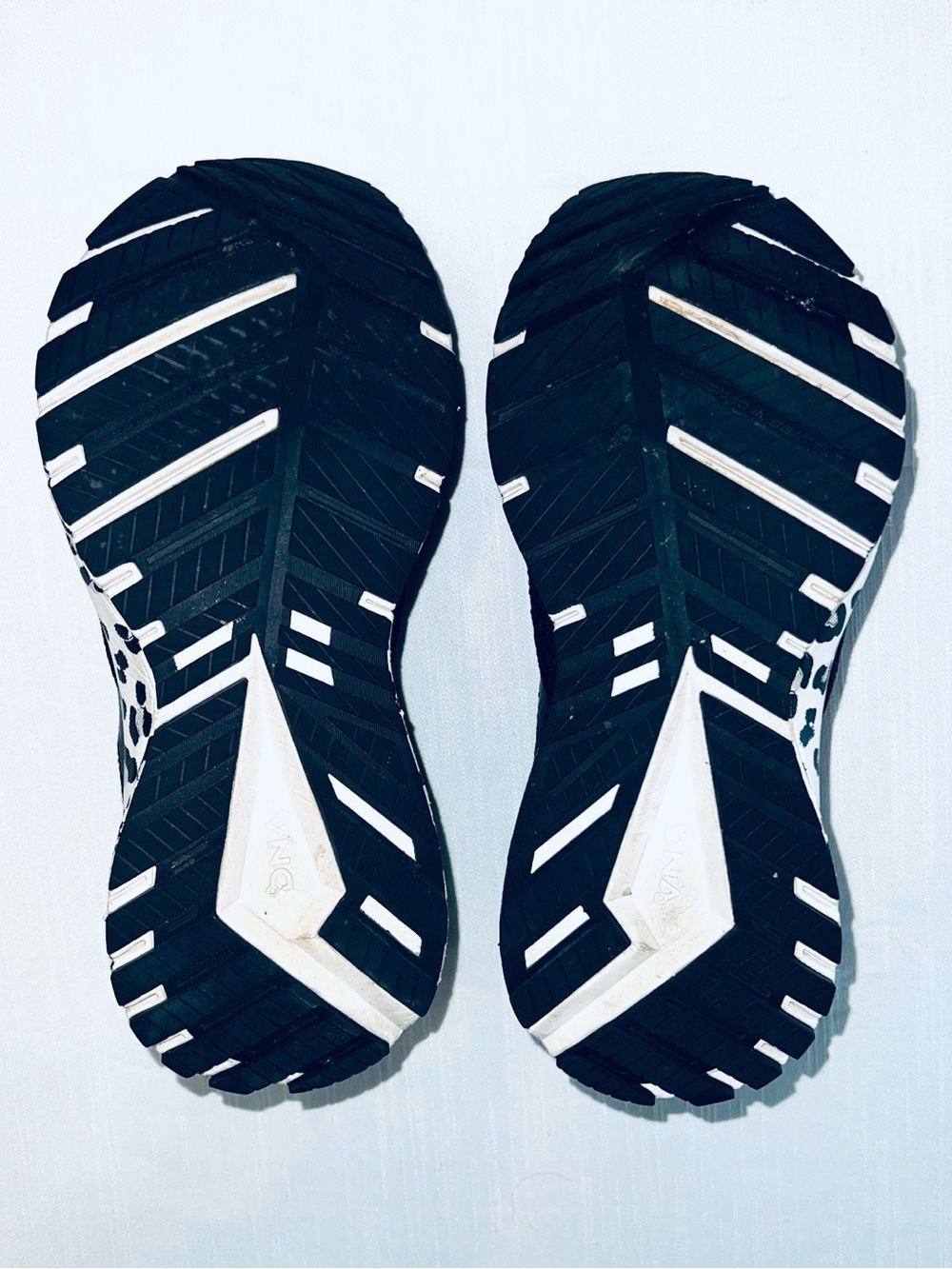 Brooks Revel 4 Tennis Shoes - Picture 4 of 4